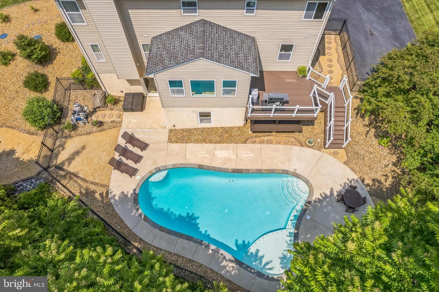 2058 Baythorne Road photo 51