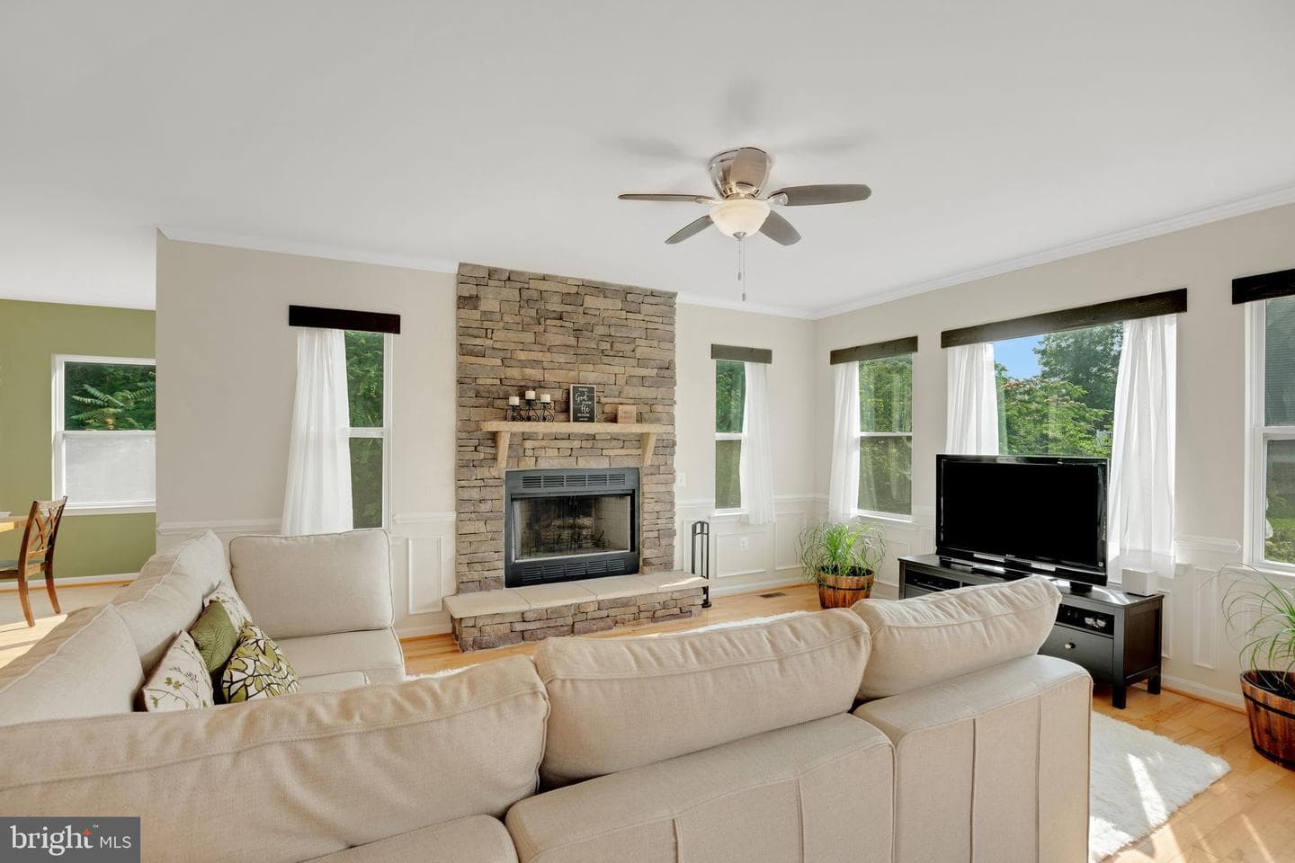 2058 Baythorne Road photo 9
