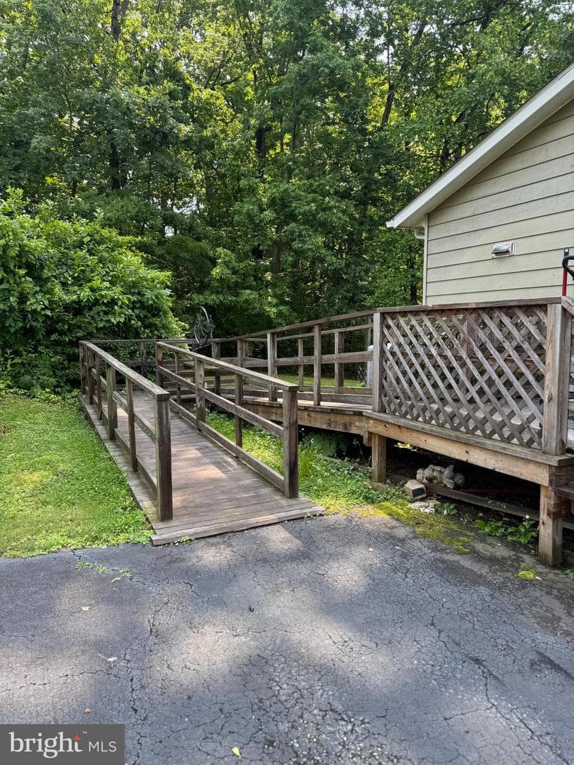5577 Stephen Reid Road photo 3
