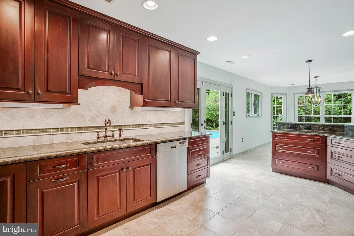 7701 Lake Shore Drive photo 15