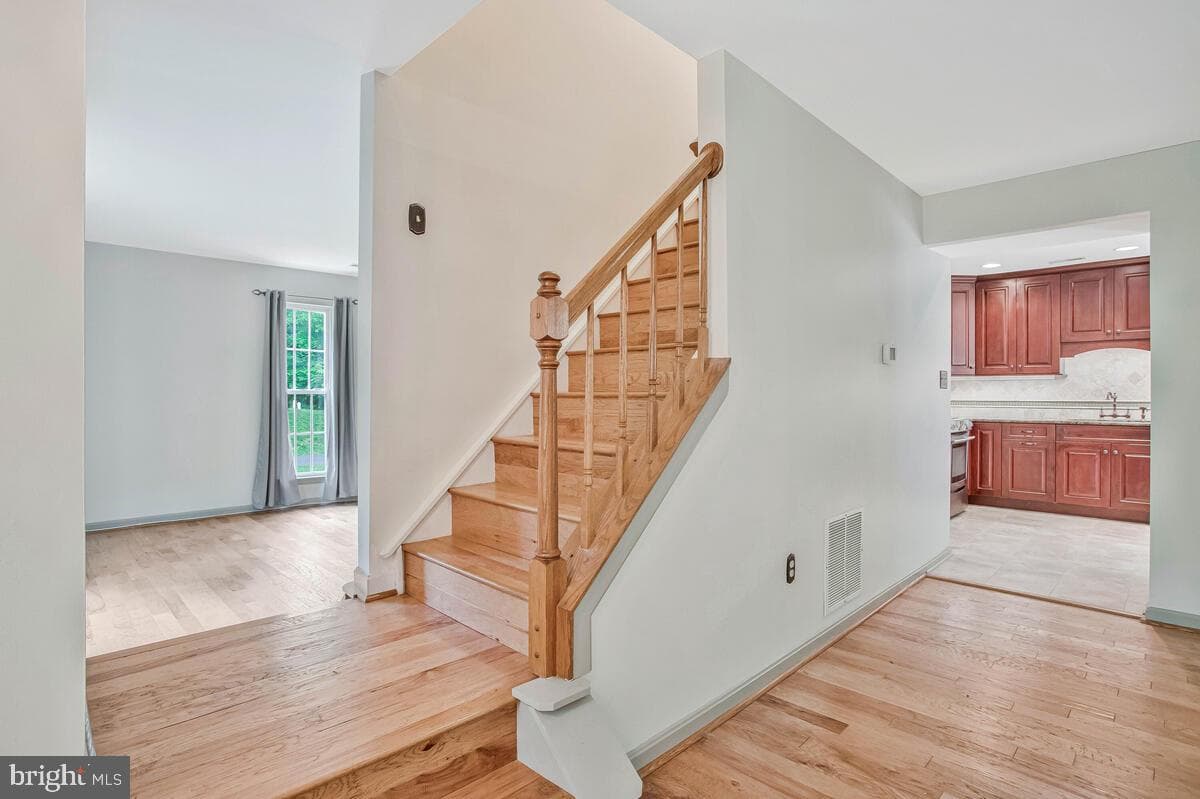 7701 Lake Shore Drive photo 8