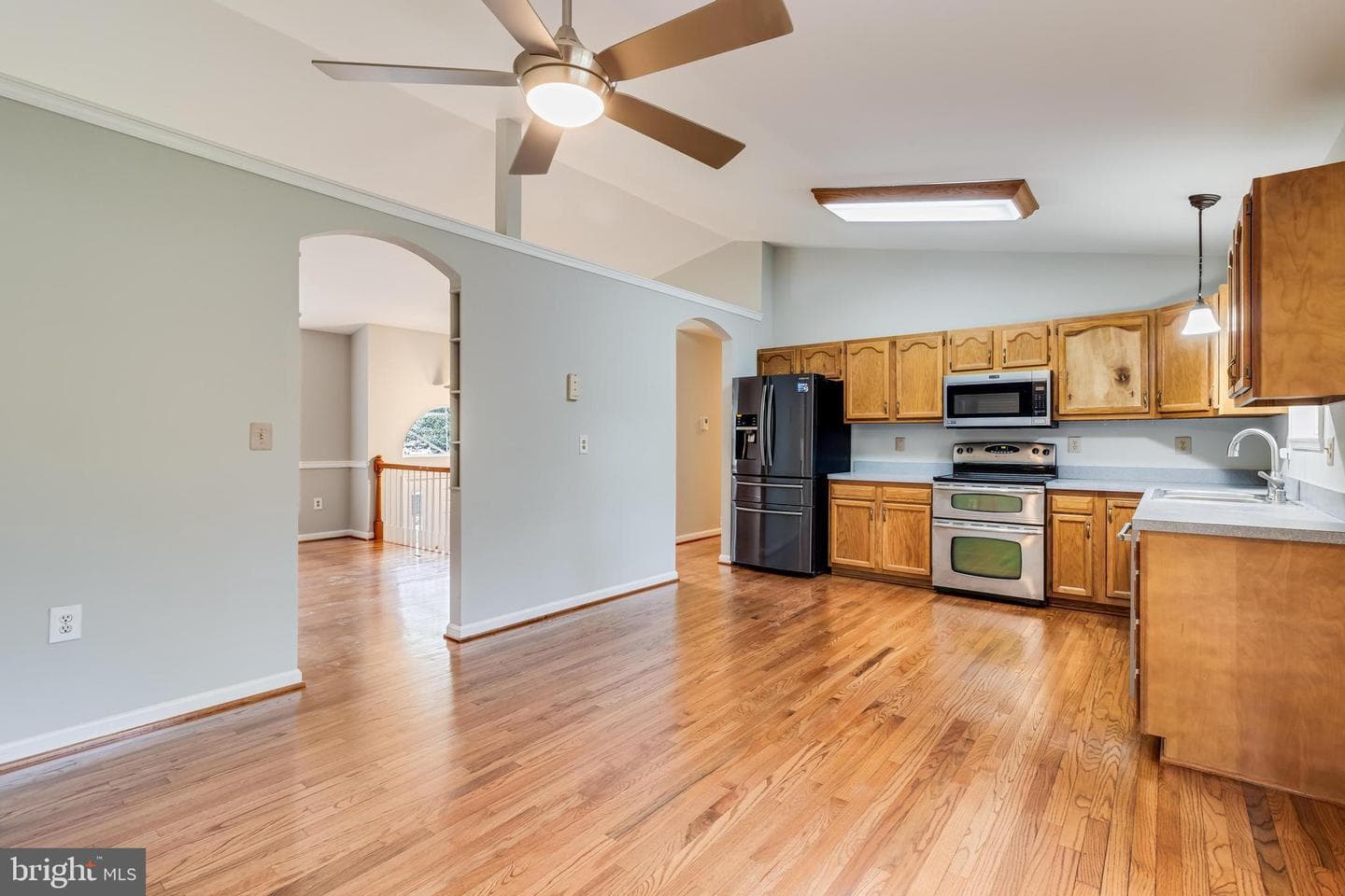 816 Golden West Way photo 14