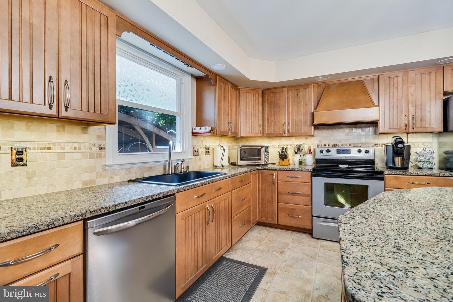 11215 Maplewood Drive photo 10