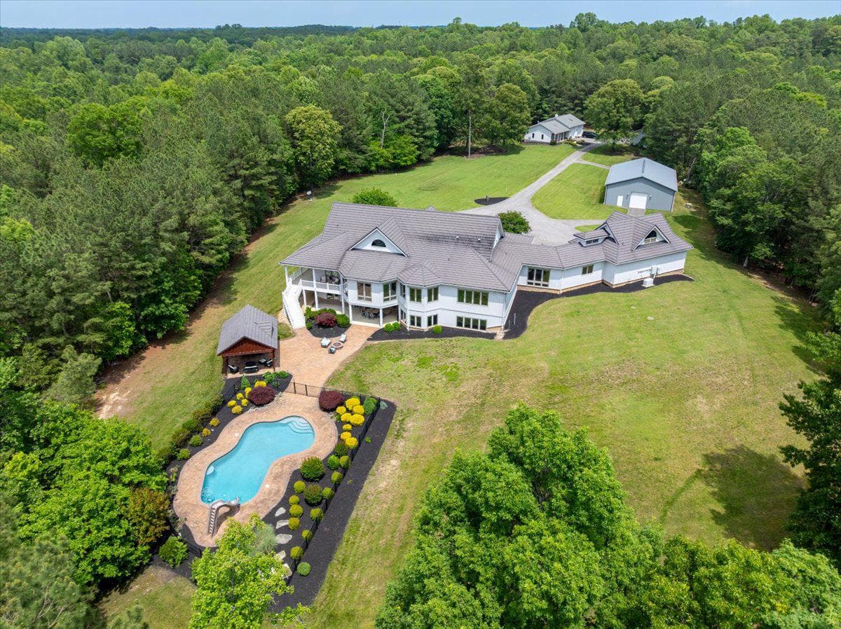 6675 Marshall Road, Saint Leonard