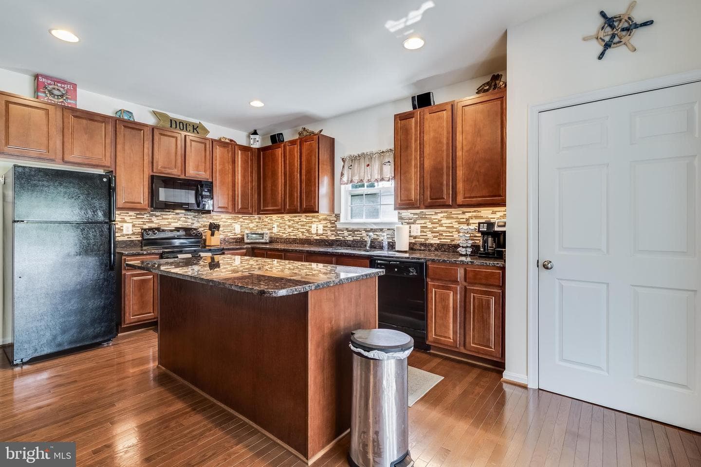 435 Dark Star Way photo 3