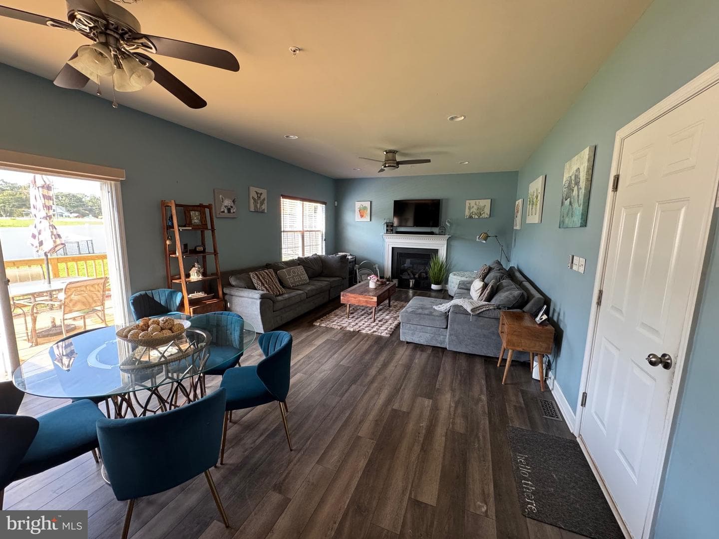 220 Fountain Lane photo 2