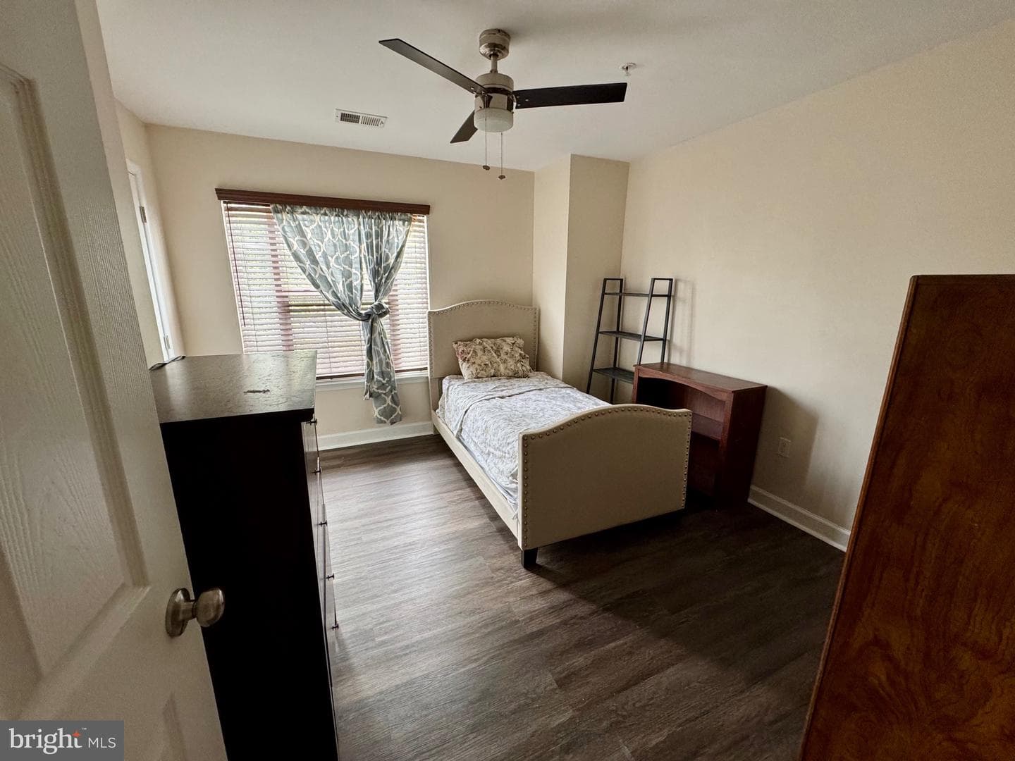 220 Fountain Lane photo 9