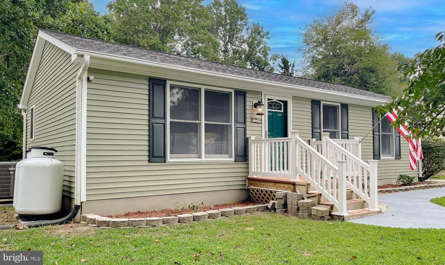 916 Crystal Rock Road photo 2