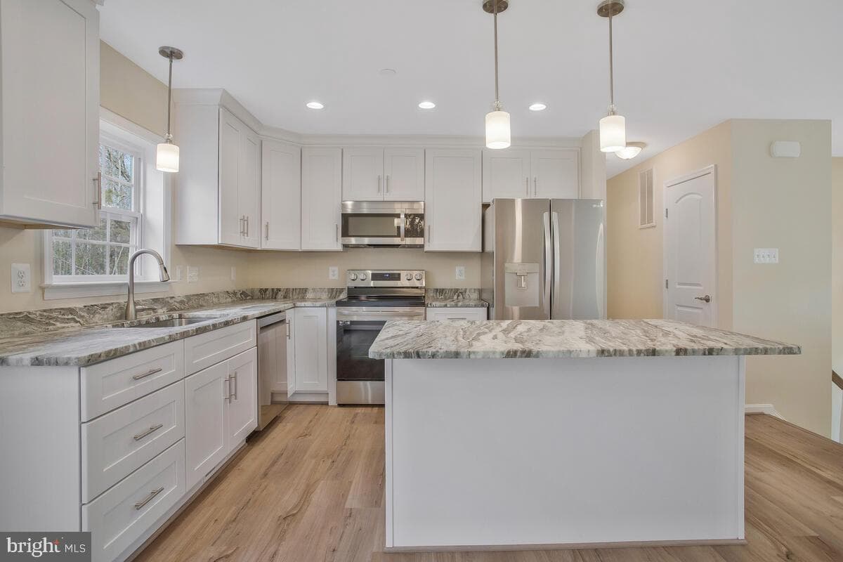 1160 Golden West Way photo 11