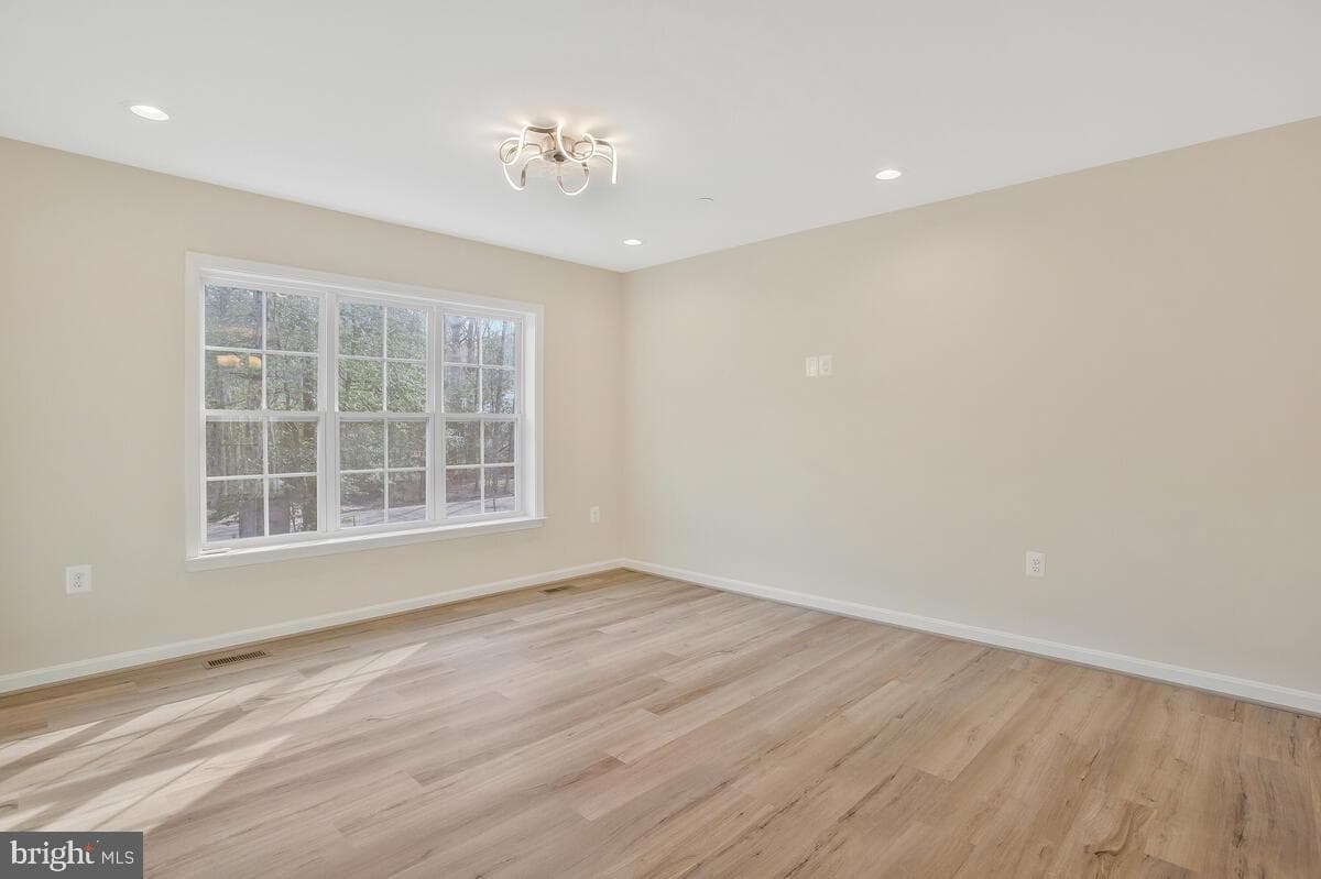 1160 Golden West Way photo 4