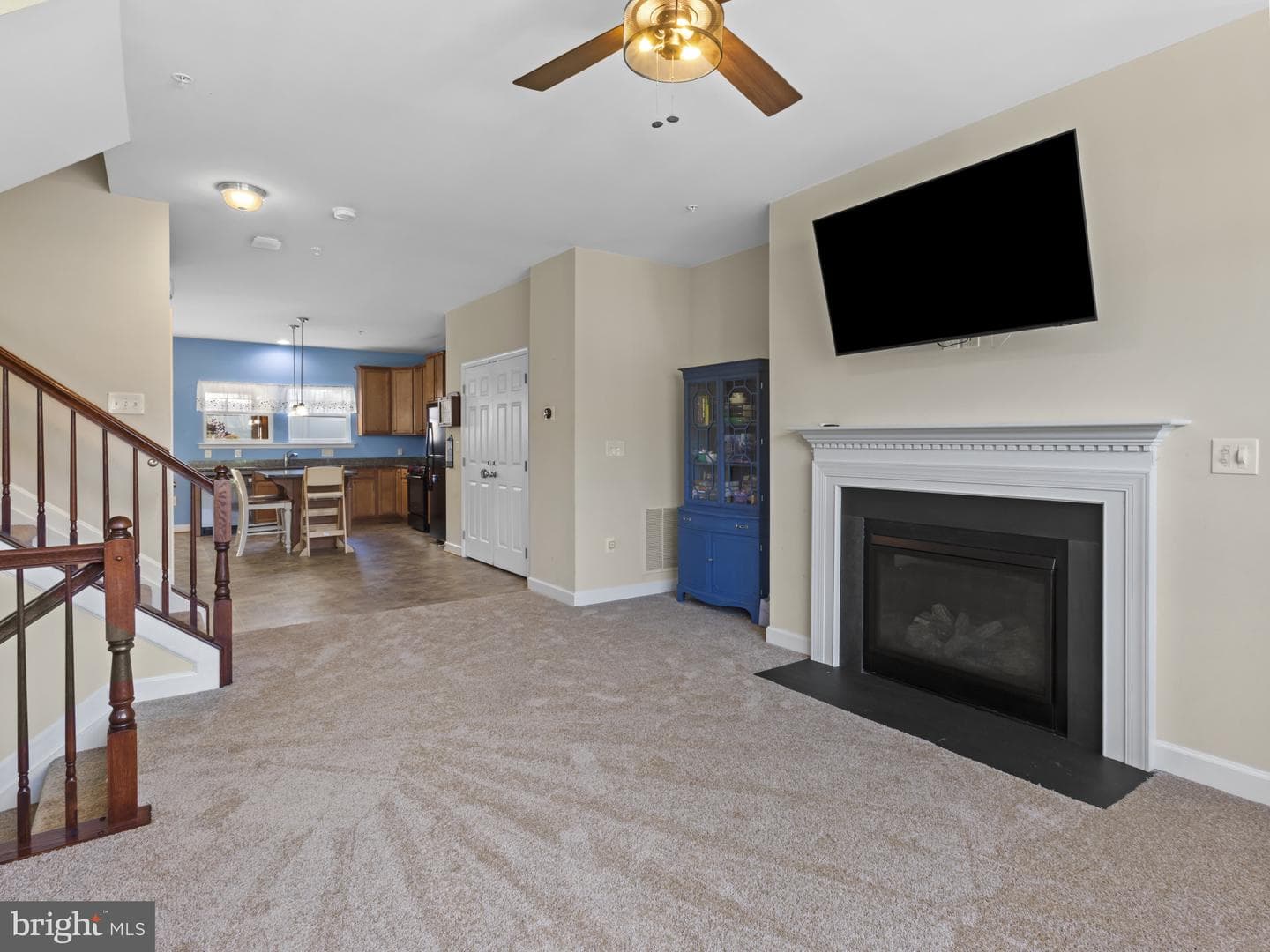 740 Pin Oak Court photo 3