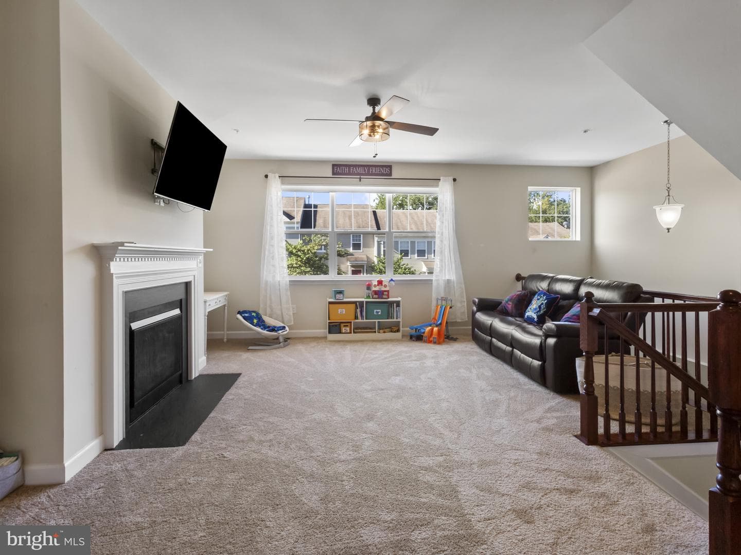 740 Pin Oak Court photo 4