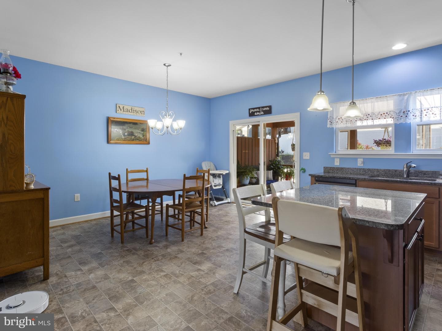 740 Pin Oak Court photo 8