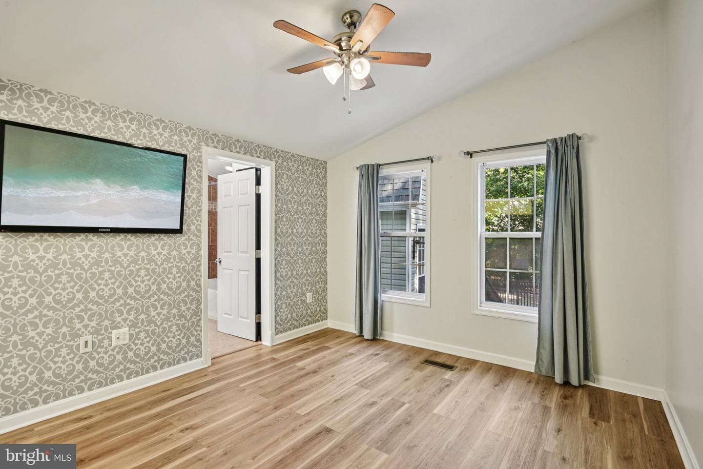 158 Thunderbird Drive photo 18