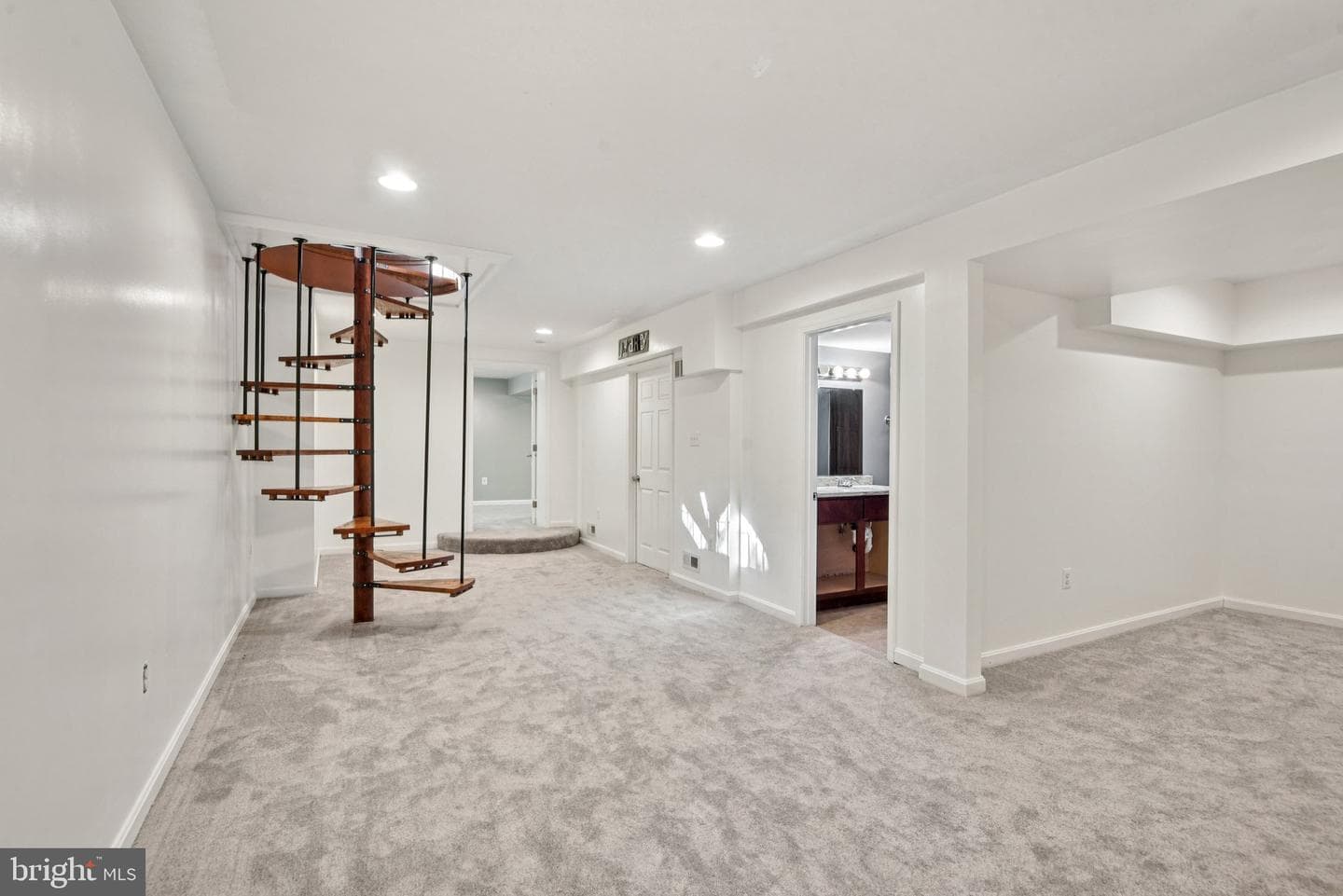158 Thunderbird Drive photo 26