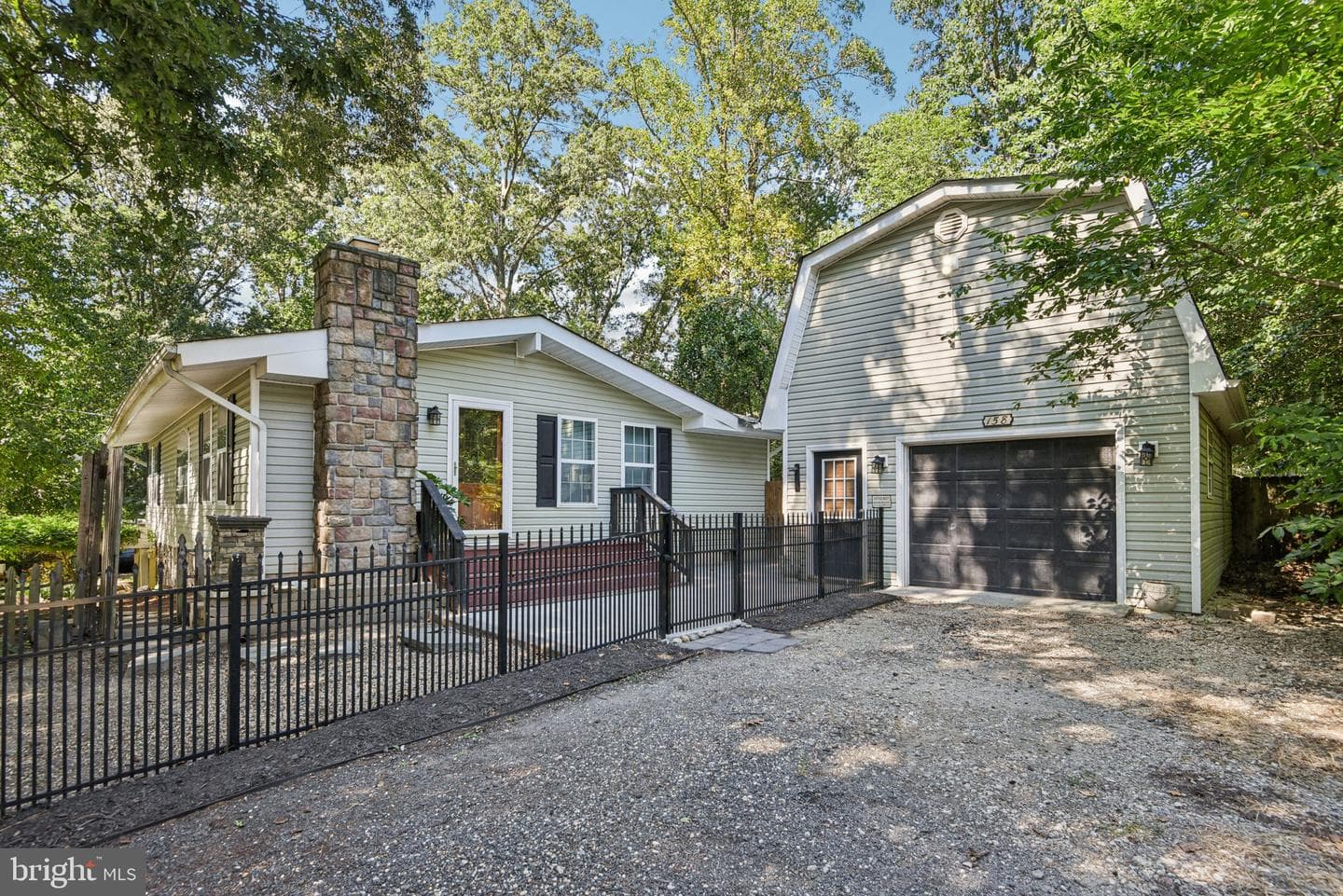 158 Thunderbird Drive photo 4