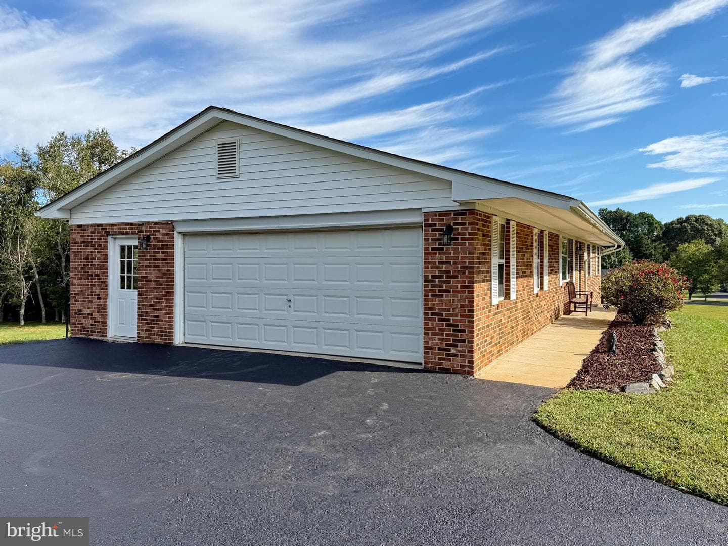 1135 Sheridan Drive photo 6
