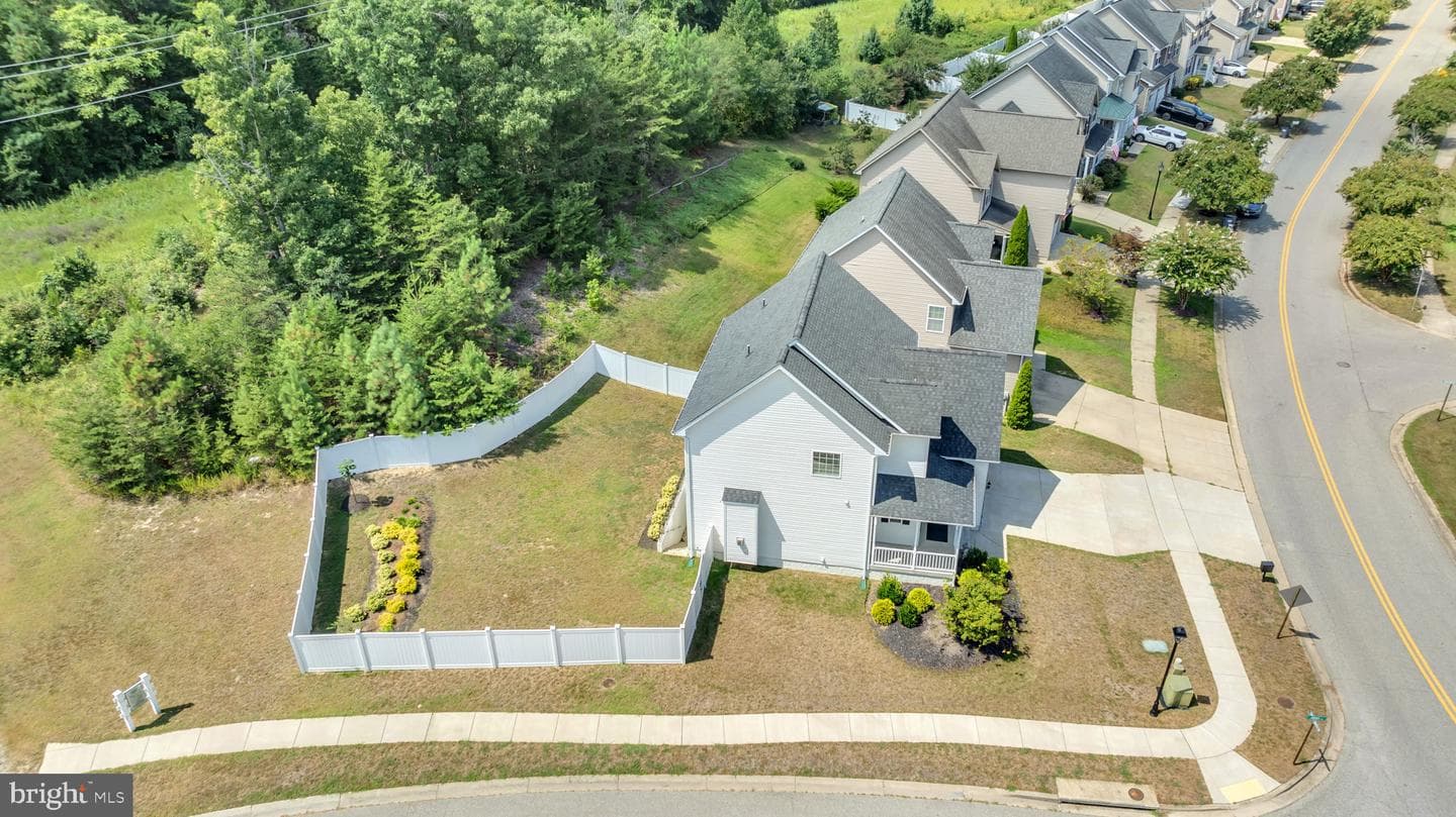 139 Thoroughbred Drive photo 2
