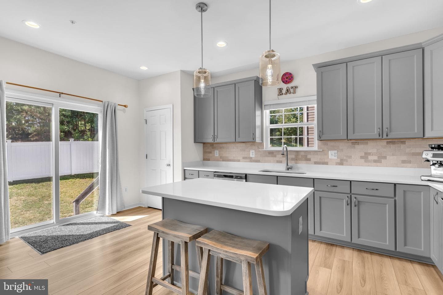 139 Thoroughbred Drive photo 4