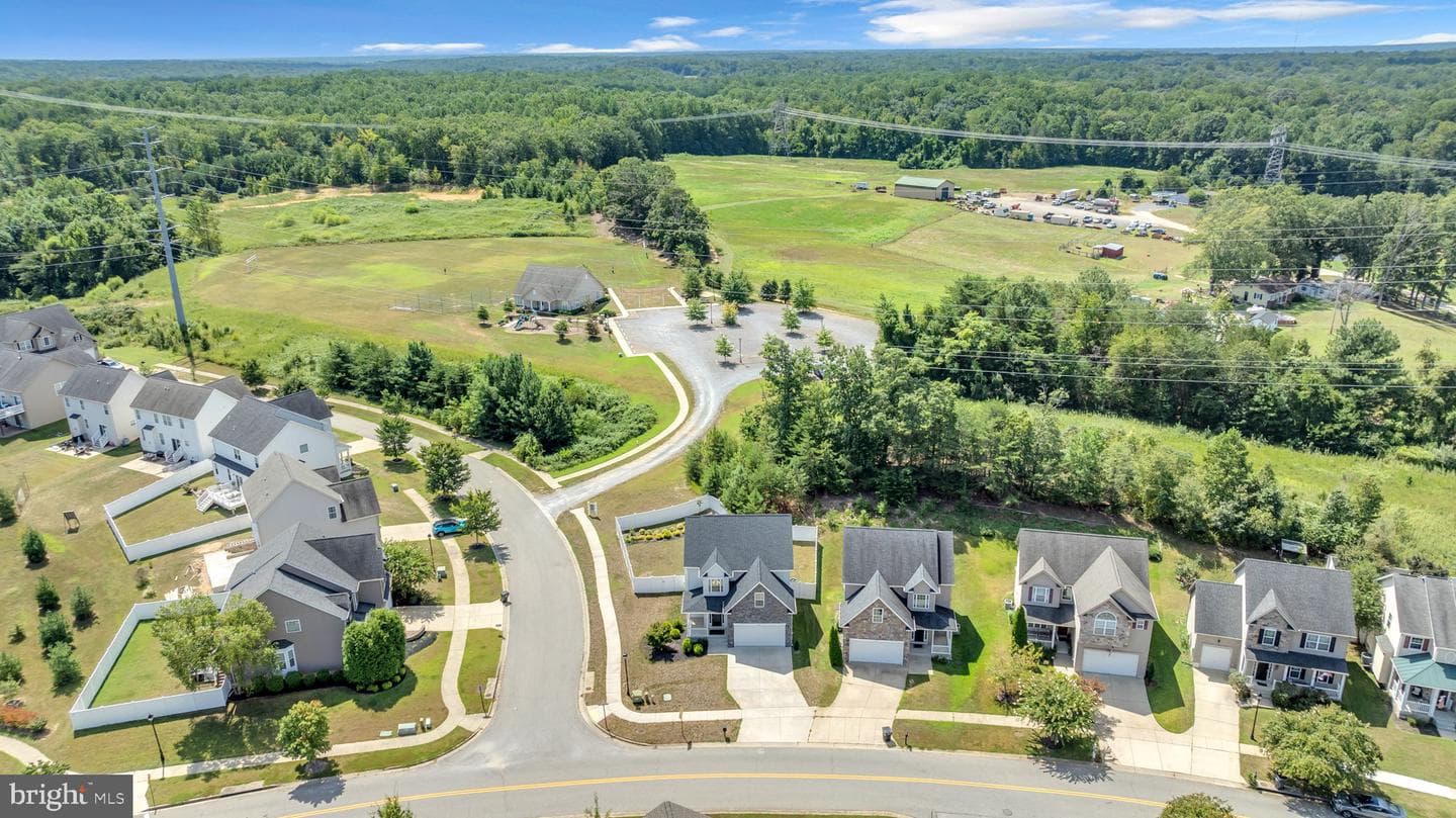 139 Thoroughbred Drive photo 44