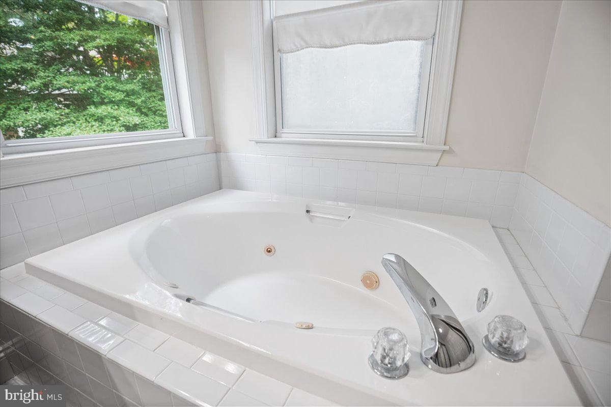 980 Silverton photo 32