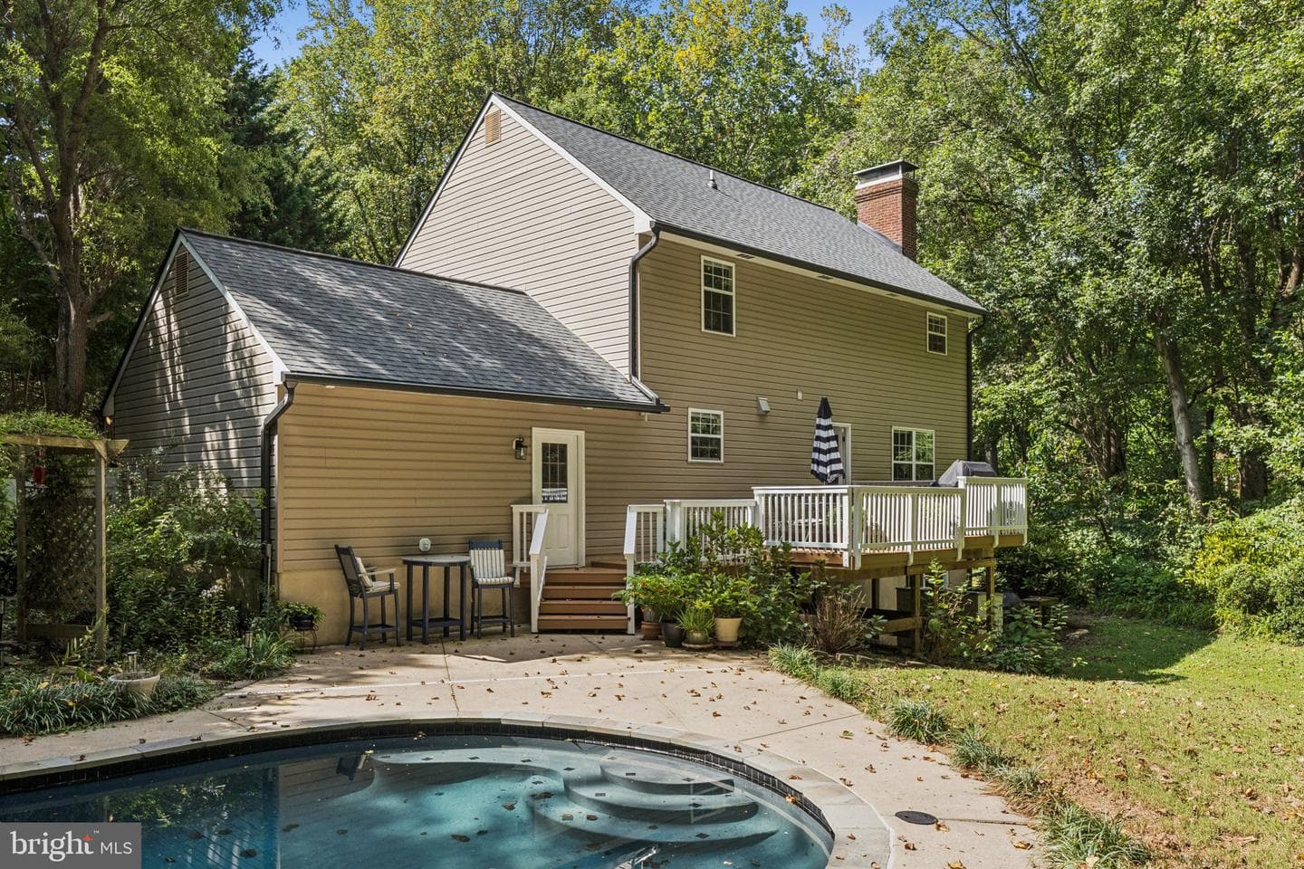 5010 Louise Lane photo 18