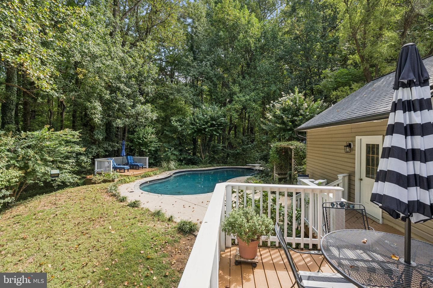 5010 Louise Lane photo 26