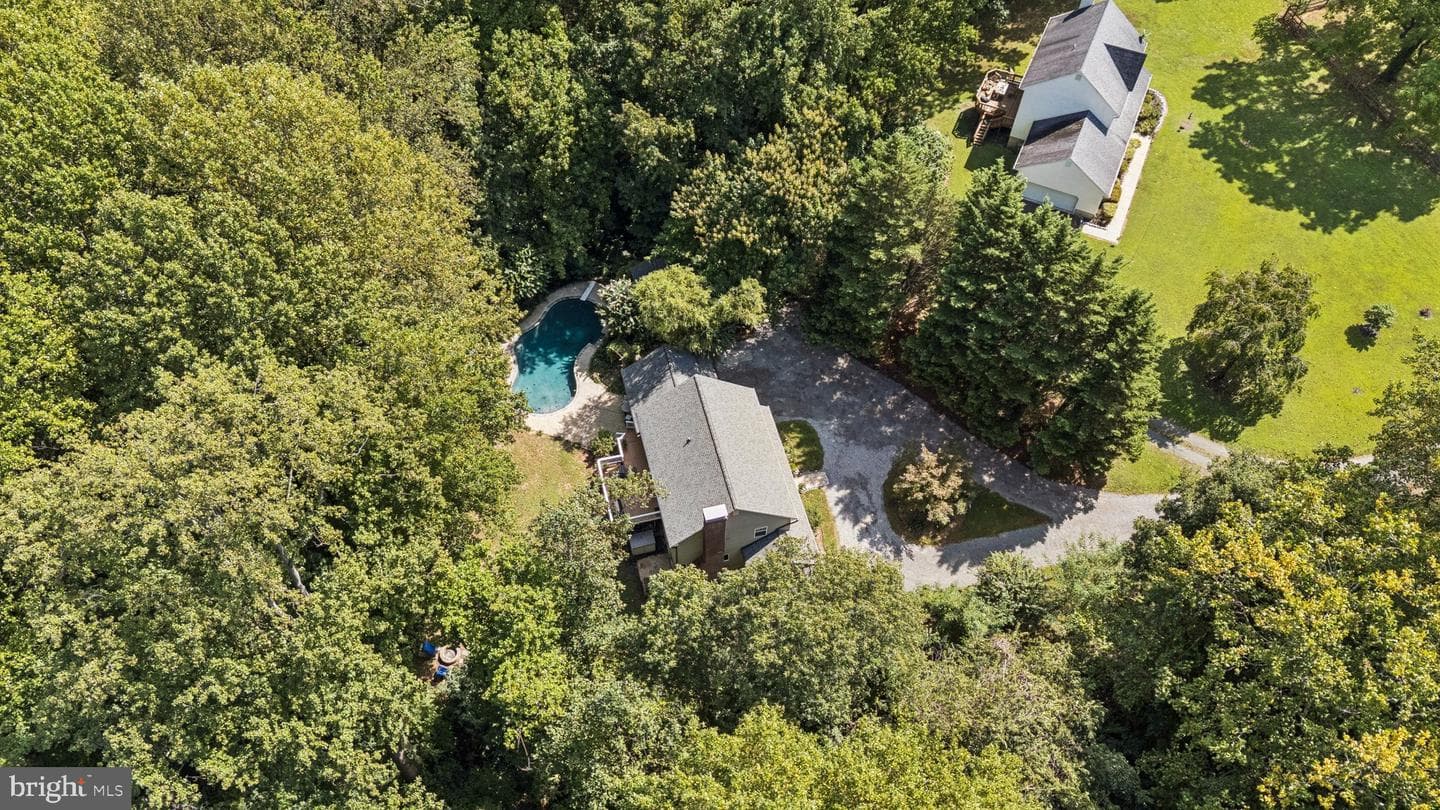 5010 Louise Lane photo 32