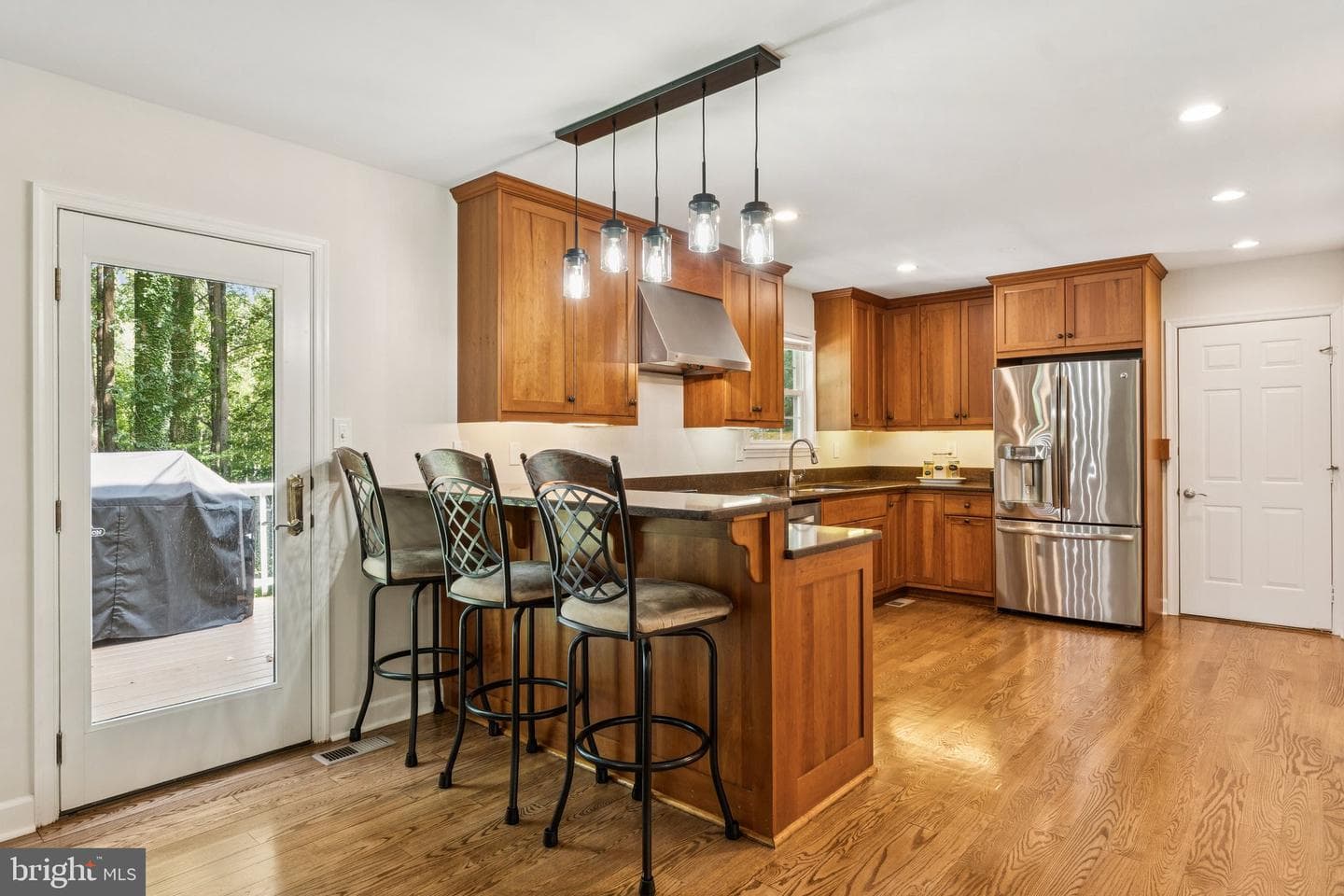 5010 Louise Lane photo 7