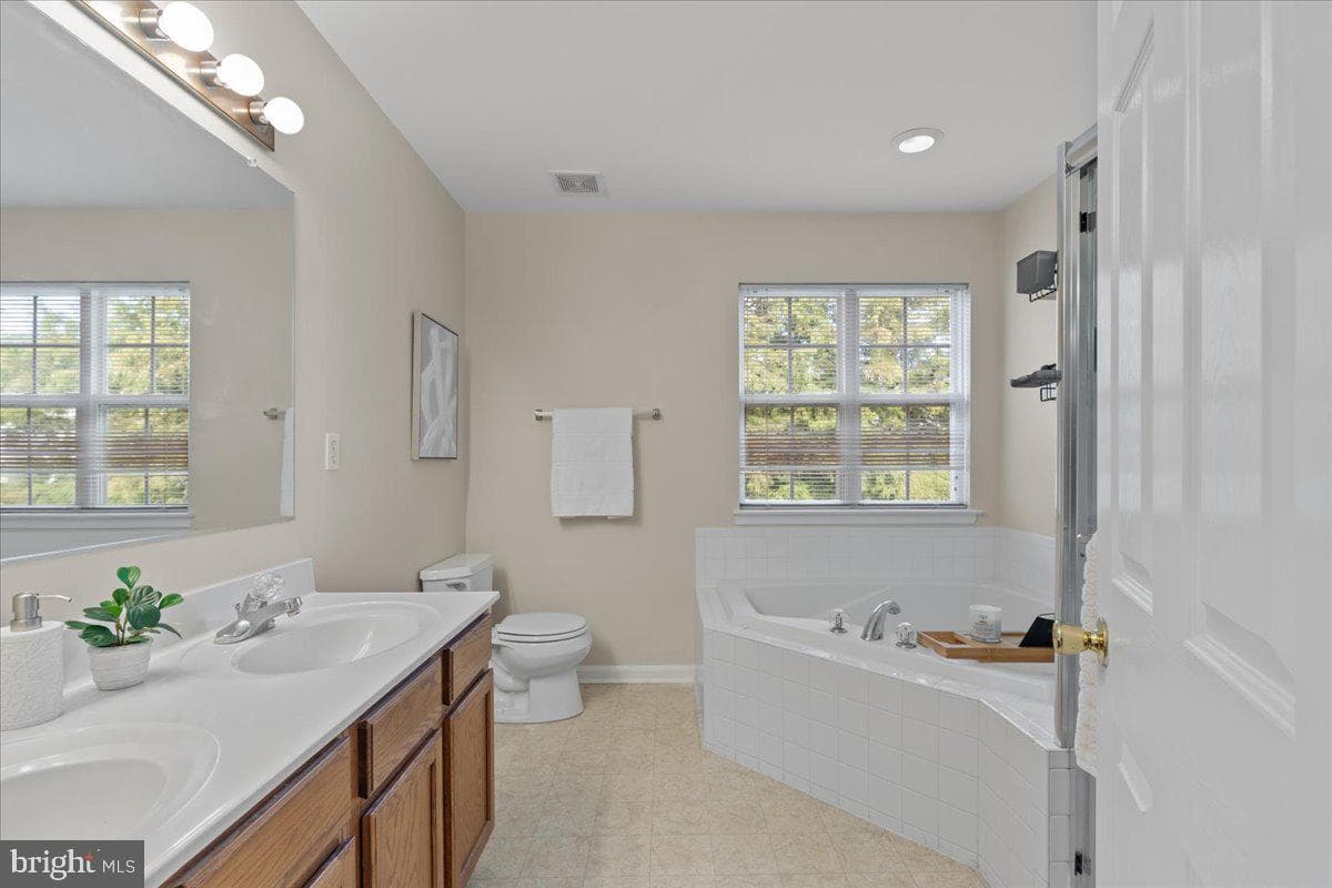 3409 Silverton Lane photo 22