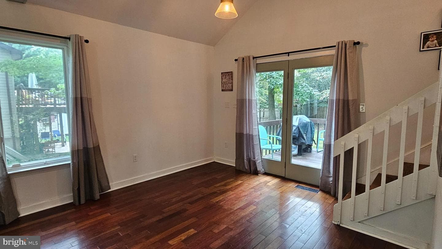 1049 Golden West Way photo 11