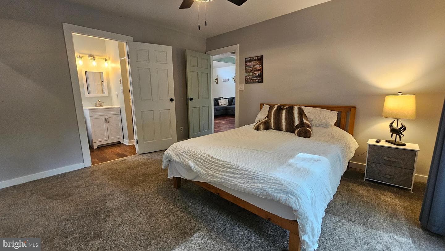 1049 Golden West Way photo 14