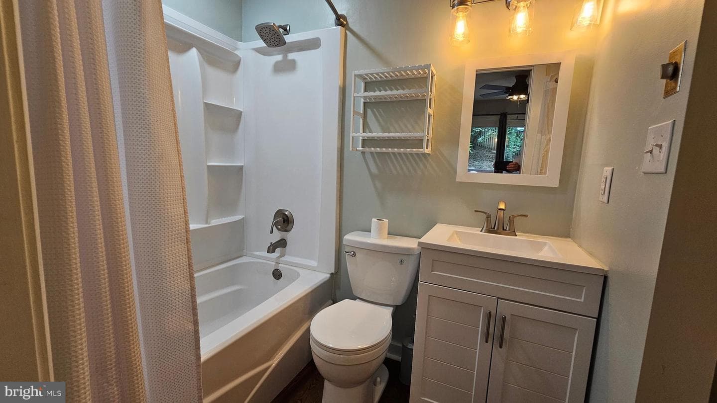 1049 Golden West Way photo 15
