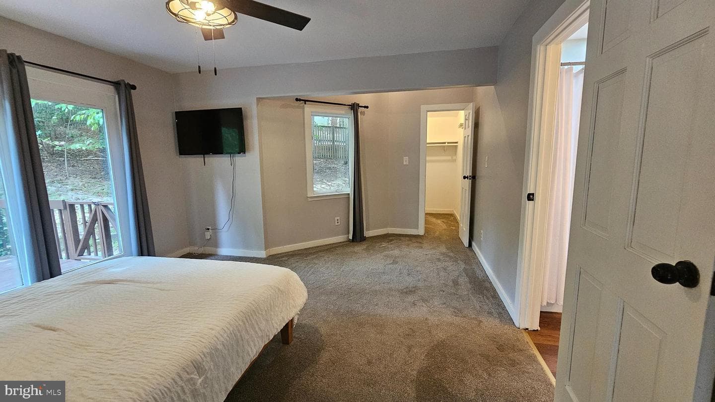 1049 Golden West Way photo 18