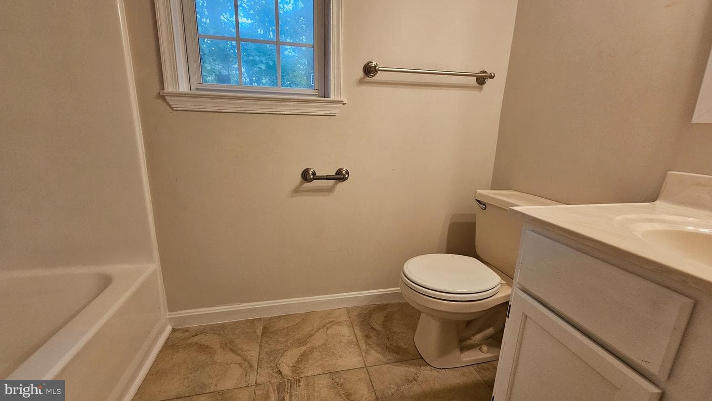228 Thunderbird Drive photo 18