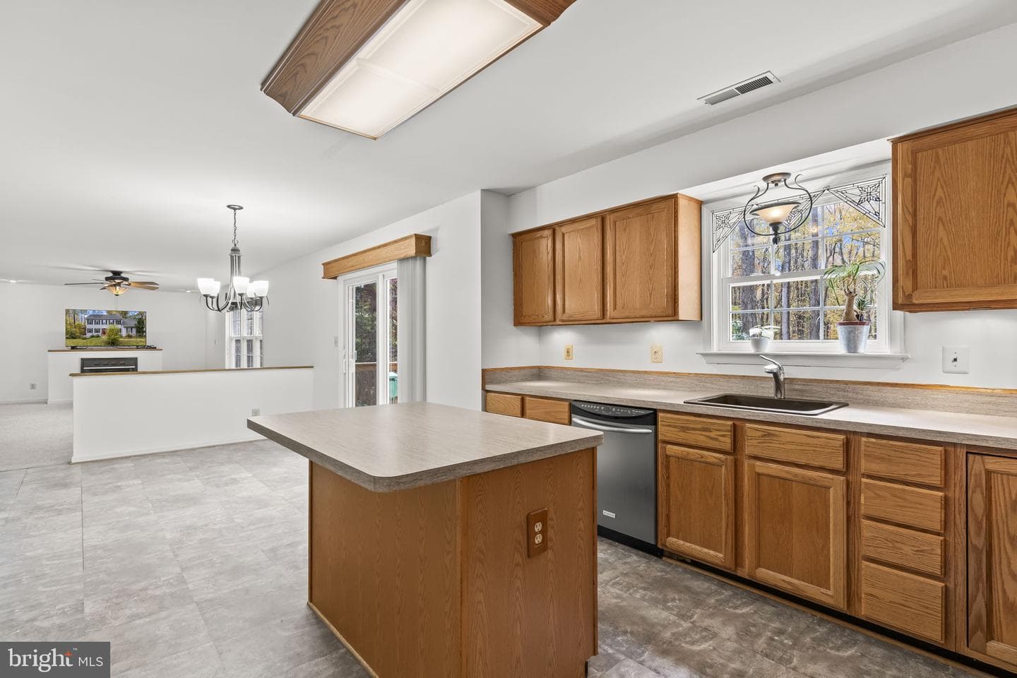 1425 Abbey Lane photo 14