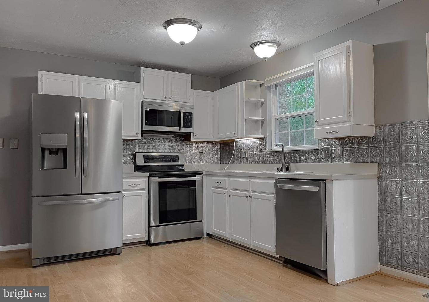 720 Willow Road photo 3