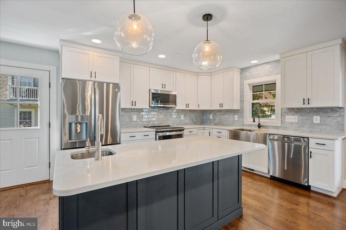 206 Point Lane photo 8