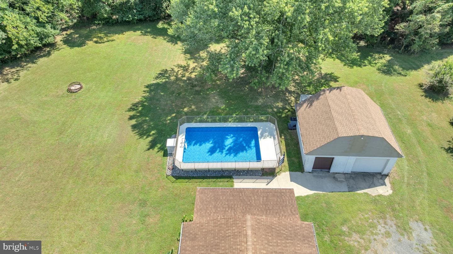 1755 Dares Beach Road photo 31