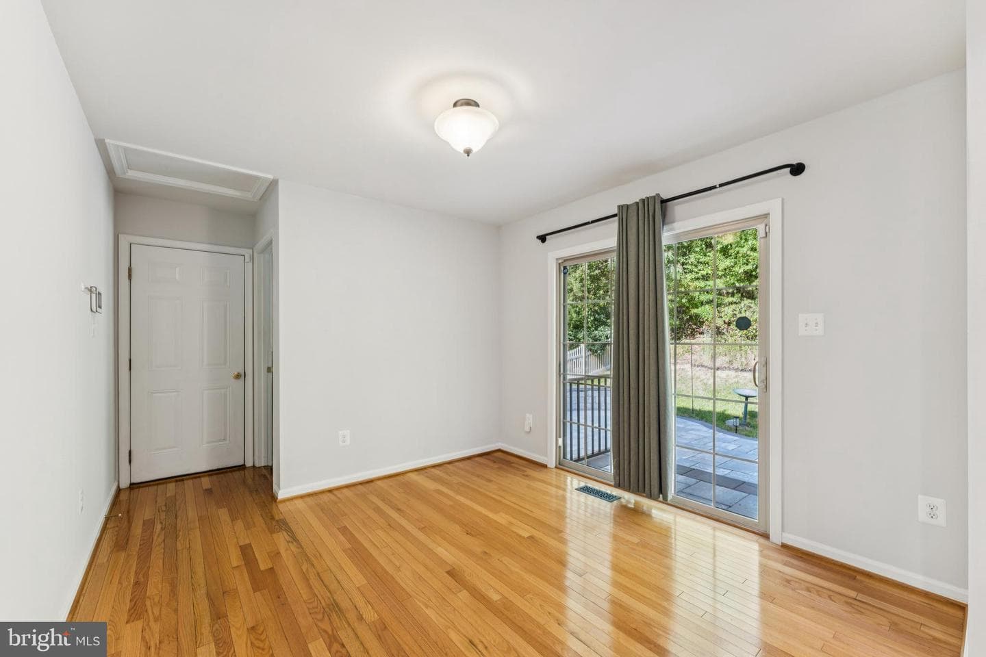 512 Falcon Place photo 16
