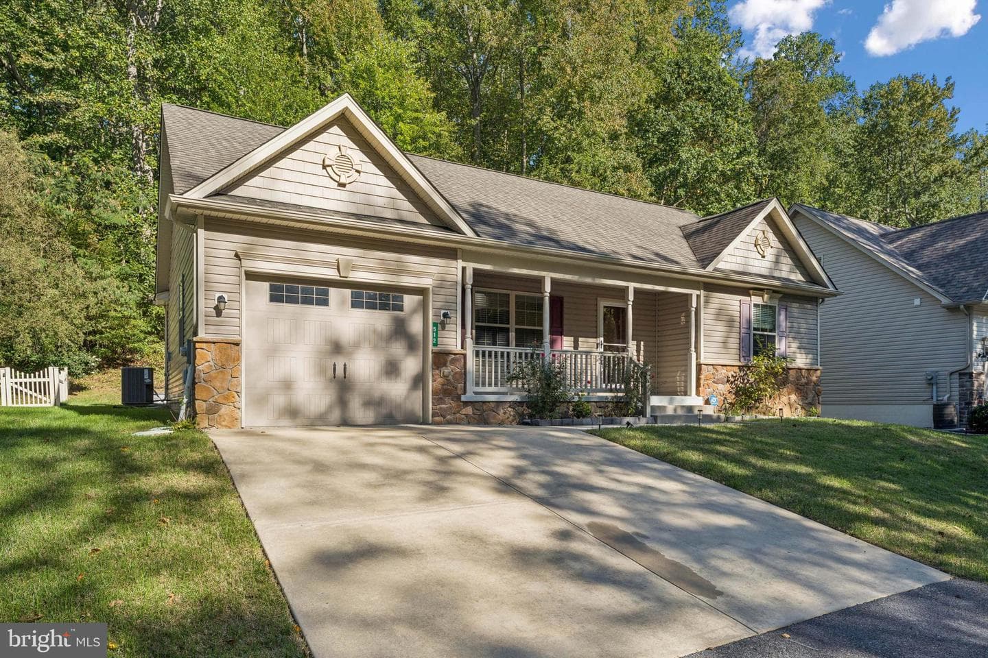 512 Falcon Place photo 2