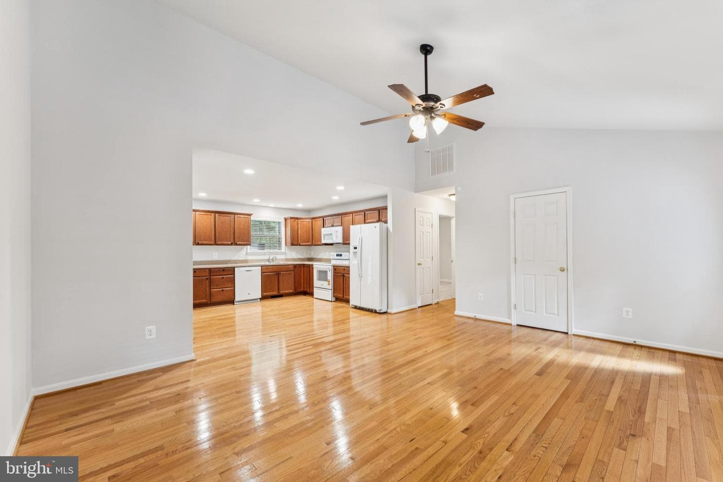 512 Falcon Place photo 4