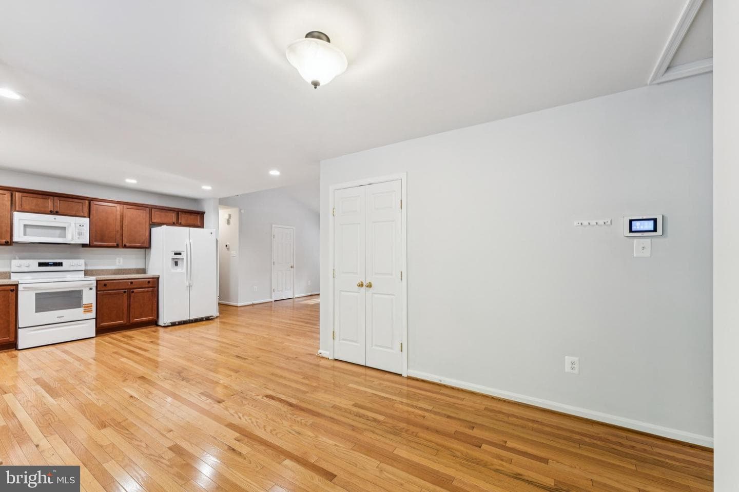 512 Falcon Place photo 7