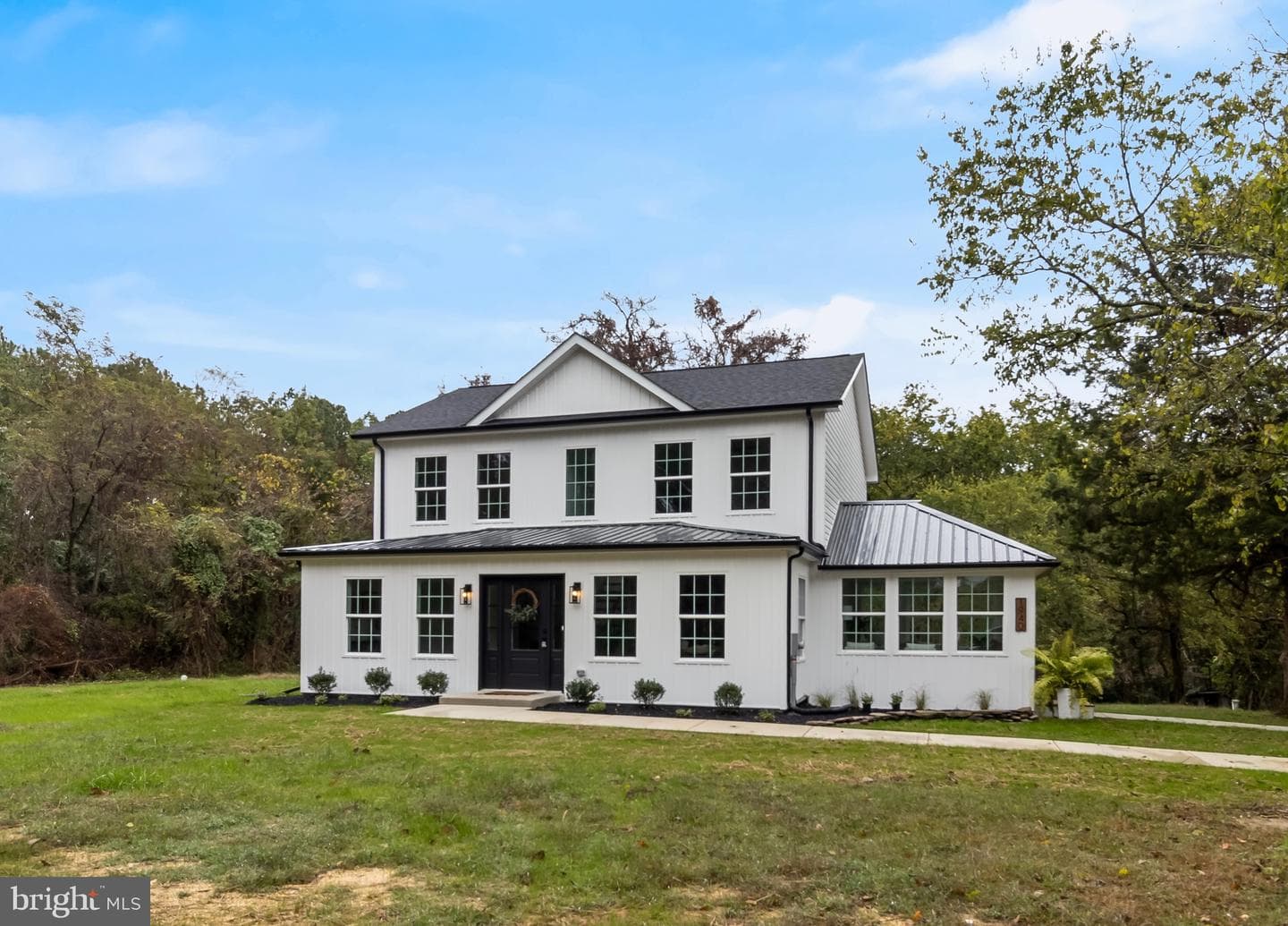 1940 Adelina Road photo 2