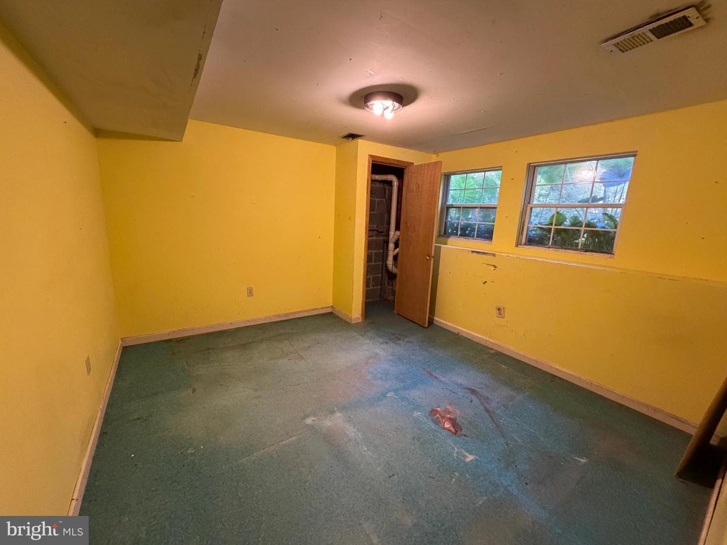 8446 Pine Boulevard photo 16