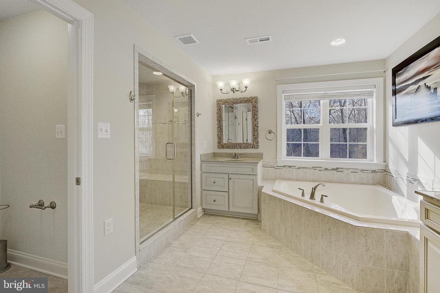1070 Claypipe Drive photo 3