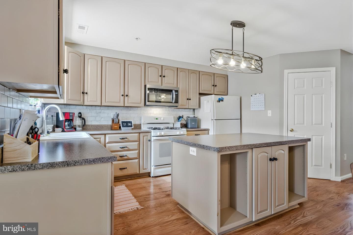 362 Cambridge Place photo 4