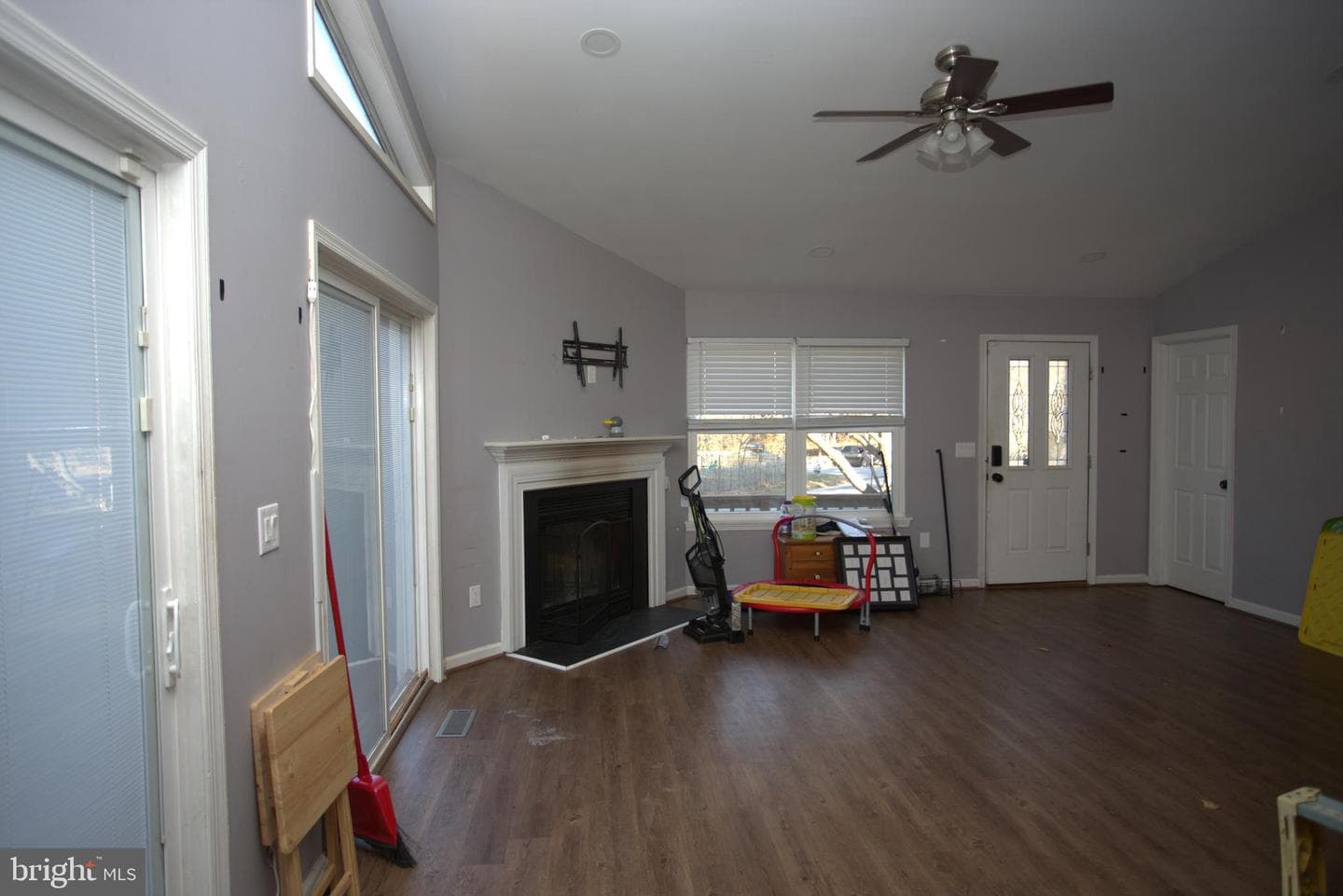 542 Chisholm Trail photo 2