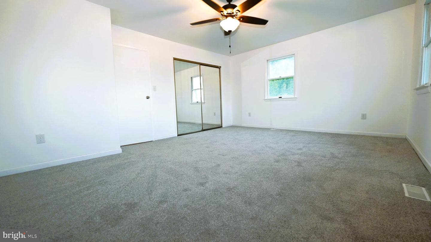 2011 North Avenue photo 13