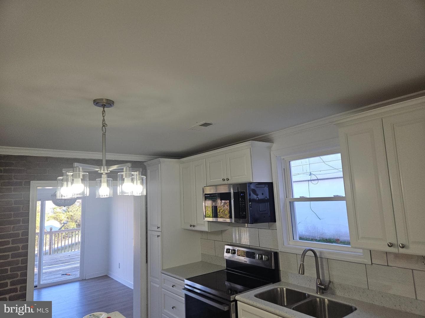 2011 North Avenue photo 51